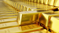 الذهب يتجه لتحقيق مكاسب شهرية بدعم من ضعف الدولار