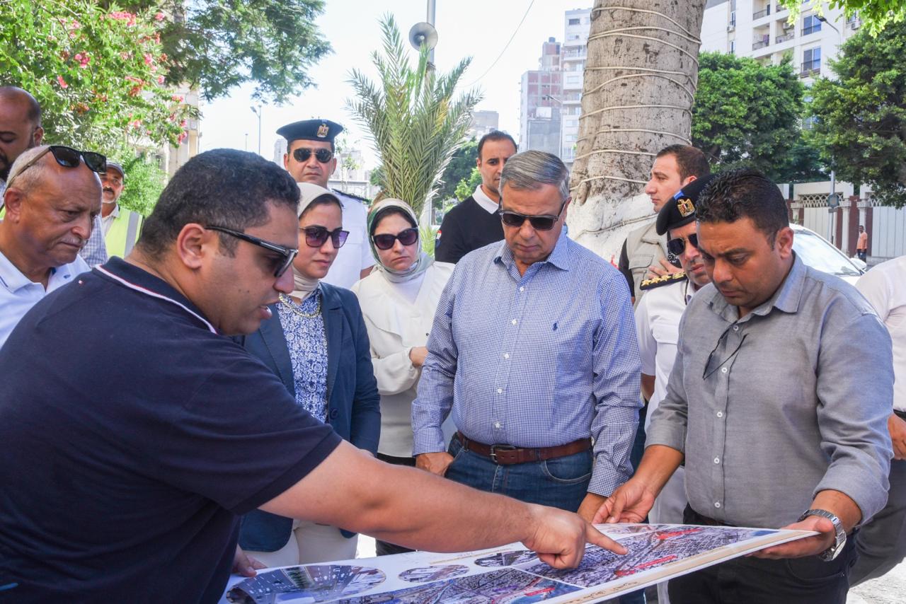 محافظ الإسكندرية يتفقد عددًا من المحاور الحيوية بشرق المدينة