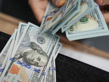 الدولار يرتفع بعد تصريحات باول واليورو يتراجع رغم تفاؤل ترامب بشأن أوكرانيا