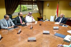 وزير الصناعة يبحث مع مجموعة كنان القابضة السعودية خطة المجموعة لإقامة مجمع صناعي متكامل.