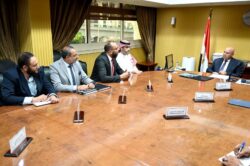 وزير الصناعة يبحث مع مجموعة كنان القابضة السعودية خطة المجموعة لإقامة مجمع صناعي متكامل.