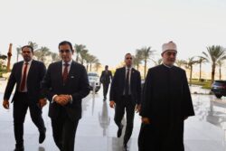 وزير الخارجية يستقبل مفتي الجمهورية لبحث تعزيز التعاون المشترك.