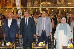حفل تكريم المتفوقين من كل عام تحتفي المدارس بزهور العلم وثمار الجد والاجتهاد.