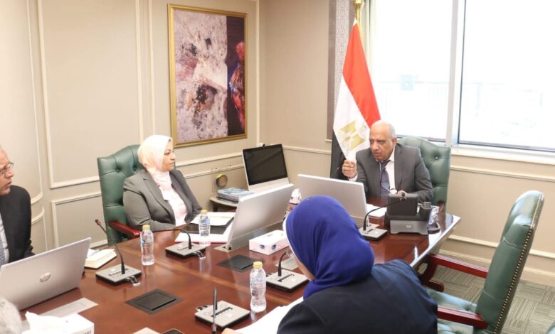 الكهرباء يستعرض مستجدات تنفيذ مشروعات الطاقات الجديدة والمتجددة