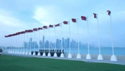 مسؤولون ووزراء خارجية عرب يصلون إلى الدوحة