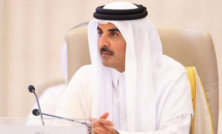 أمير قطر يشارك في مراسم تشييع ضحا/يا الهجو/م_الإسرا/ئي/لي على الدوحة