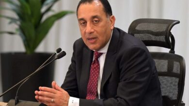 "رئيس الوزراء يُهنئ وزير الدفاع بذكرى نصر أكتوبر"