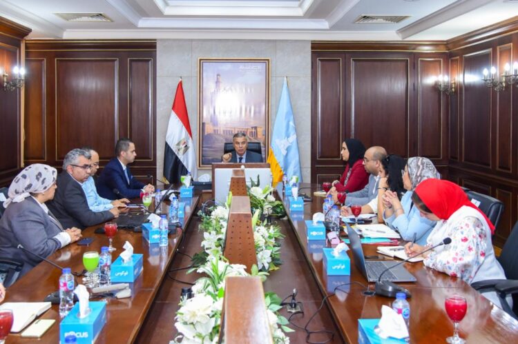 محافظ الإسكندرية يستقبل نائب وزير الصحة لبحث تطوير الخدمات الصحية