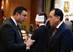 مدبولي يهنئ السيد الرئيس والحكومة و الشعب المصري بمناسبة إفتتاح المتحف المصري