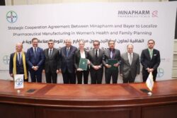 توقيع اتفاقية تعاون استراتيجي بين «مينا فارم» و«باير» الألمانية لتوطين صناعة الأدوية.