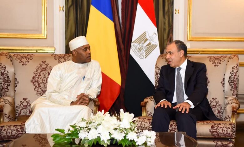 وزير الخارجية والهجرة يستقبل نظيره التشادي لبحث سبل تعزيز العلاقات الثنائية.