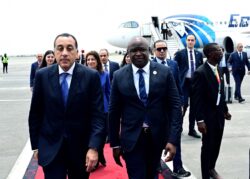 رئيس الوزراء يصل الي أنجولا نيابة عن الرئيس السيسي
