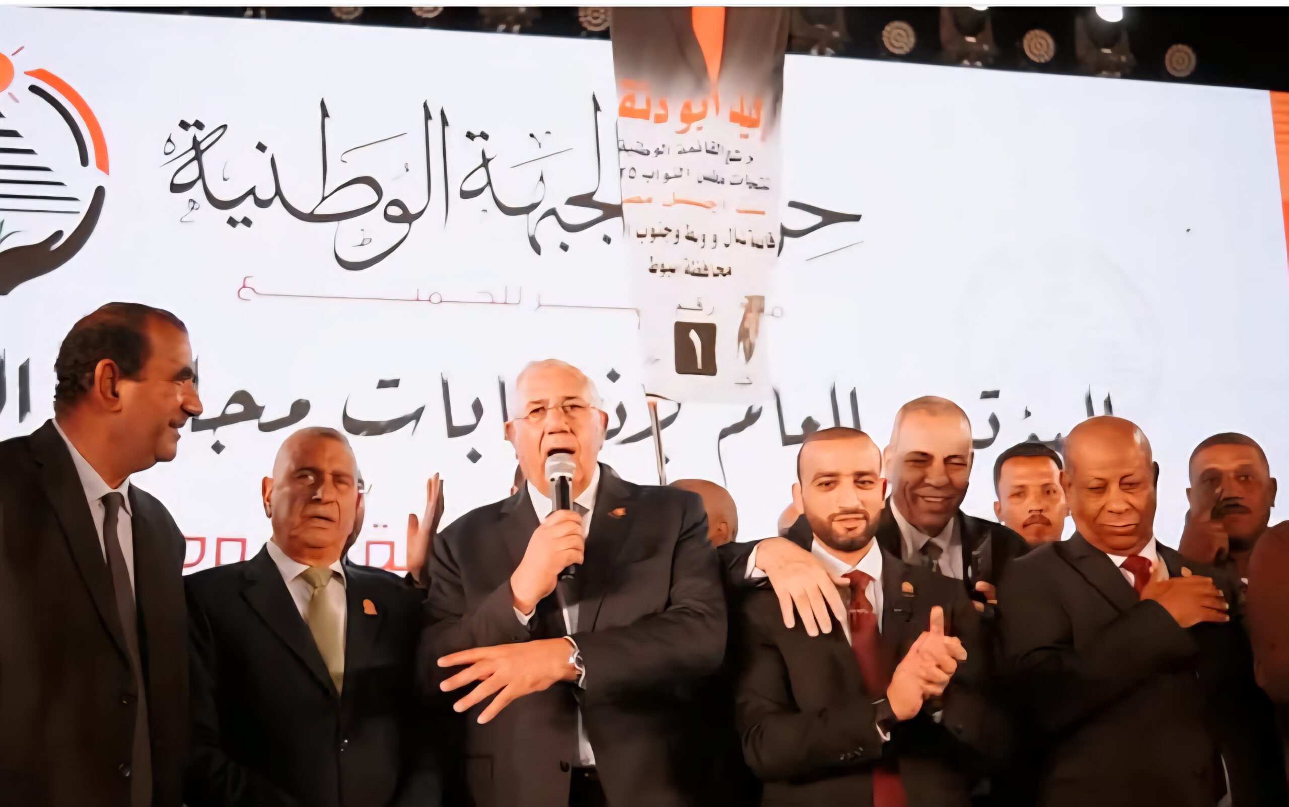 أسيوط تعلن تأييدها لـحفيد صلاح أبودنقل"