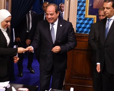 الرئيس السيسي أدلي بصوته