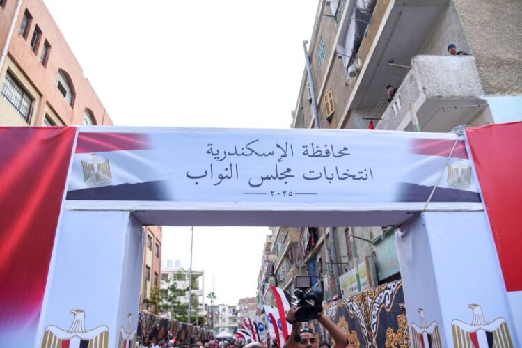 محافظ الإسكندرية يُدلي بصوته في انتخابات مجلس النواب 2025