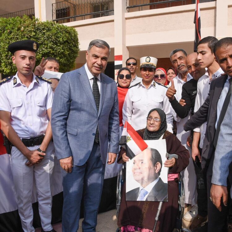 محافظ الإسكندرية يُدلي بصوته في انتخابات مجلس النواب 2025