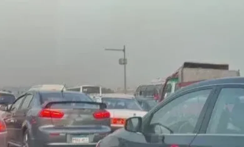 تعرف على الحالة المرورية بالطرق والميادين والمحاور الرئيسية في الجيزة والقاهرة