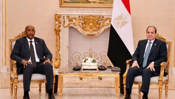 الرئيس السيسي يؤكد للبرهان ثوابت الموقف المصري الداعم لوحدة السودان