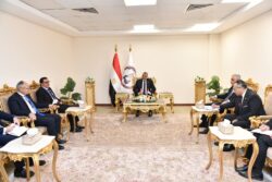 وزير الدولة للإنتاج الحربي يستقبل رئيس هيئة مديري المركز الأردني للتصميم والتطوير.