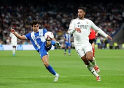 ريال مدريد يفوز على ألافيس ويواصل مطاردة برشلونة
