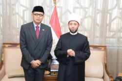 وزير الأوقاف يلتقي سفير إندونيسيا بالقاهرة بمقر الوزارة في العاصمة الجديدة