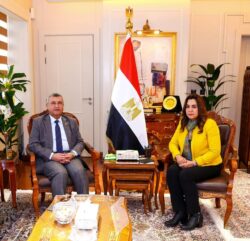 وزيرة التنمية تستقبل أعضاء لجنة الطاقة والبيئة والقوى العاملة بمجلس الشيوخ. 