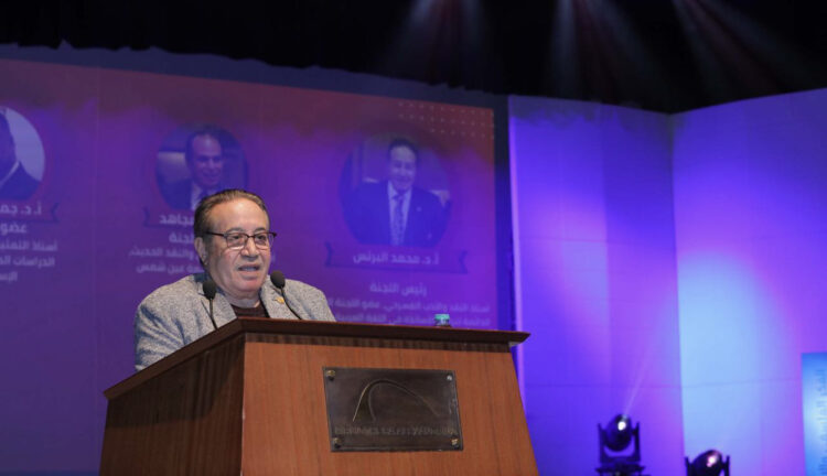 الدكتور أحمد زايد يسلّم جوائز مكتبة الإسكندرية للمبدعين الشباب لعام 2025