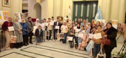 وكيل وزارة التربية والتعليم بالغربية يكرم الطلاب الفائزين في مسابقة "لمحات من الهند" على مستوى الجمهورية