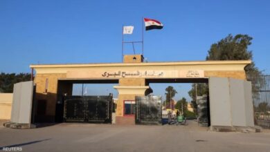 اقتحام إسرائيلي واسع لكفر عقب وإخلاء شامل للمدارس ورياض الأطفال