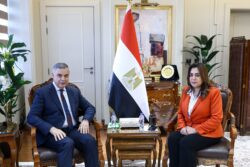 وزيرة التنمية المحلية تبحث مع محافظ الإسكندرية الموقف التنفيذي لمشروعات الخطة الاستثمارية