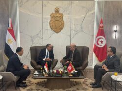 وزير الخارجية يصل إلى مطار قرطاج الدولي بتونس
