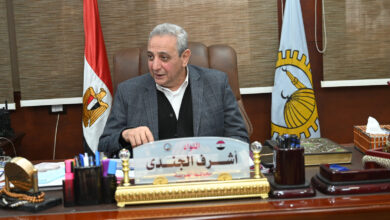 محافظ الغربية يناقش الموقف التنفيذي للمشروعات وملفات التصالح والنظافة والرقابة على الأسواق