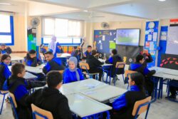 وزير التعليم التوسع إلى 500 مدرسة يابانية خلال 5 سنوات