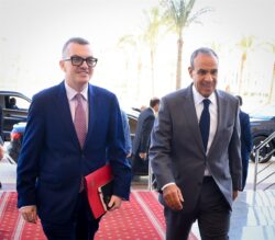 وزير الخارجية يلتقي وزير التخطيط لتنسيق الجهود الاستثمارية والتنموية