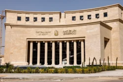 الرئيس السيسي يناقش تطورات وإنجازات القطاع المصرفي مع محافظ البنك المركزي
