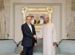 وزير الخارجية العماني يجري مشاورات مع وفدي إيران والولايات المتحدة لتهيئة الظروف