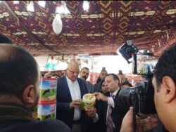محافظ الاسكندرية يفتتح معرض اهلا رمضان بمنطقة السيوف.