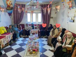 طلاب كلية التربية النوعية يرسمون البسمة على وجوه نزلاء دار المسنين بسوهاج