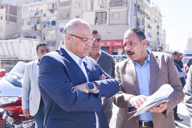 محافظ الإسكندرية جولة تفقدية بنطاق حي الجمرك لمتابعة المشروعات الكبرى