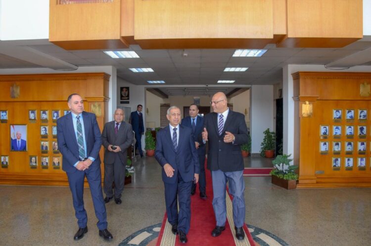 محافظ الإسكندرية يستقبل رئيس الأكاديمية العربية للعلوم والتكنولوجيا والنقل البحري