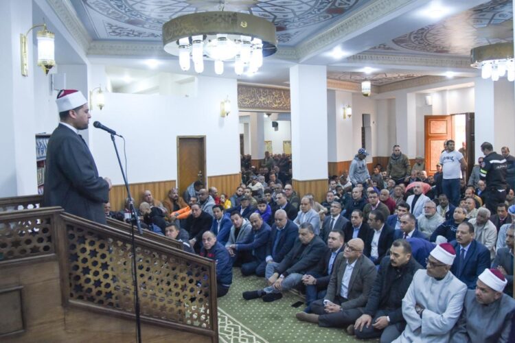محافظ الإسكندرية يفتتح مسجد الحاجة زينب نوار بحي شرق بعد تطويره
