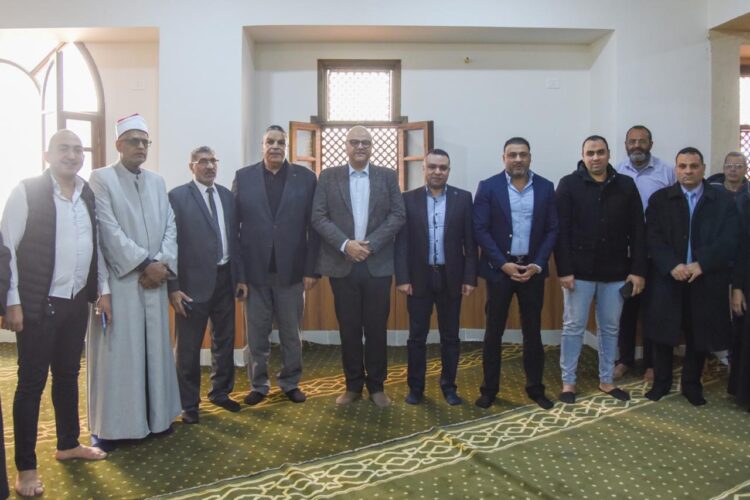 محافظ الإسكندرية يفتتح مسجد الحاجة زينب نوار بحي شرق بعد تطويره