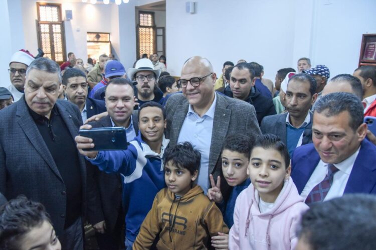 محافظ الإسكندرية يفتتح مسجد الحاجة زينب نوار بحي شرق بعد تطويره