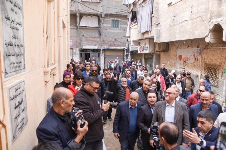 محافظ الإسكندرية يفتتح مسجد الحاجة زينب نوار بحي شرق بعد تطويره
