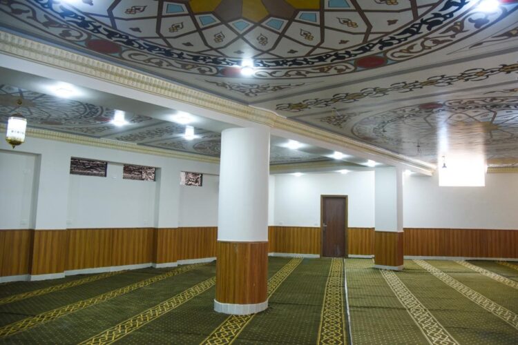 محافظ الإسكندرية يفتتح مسجد الحاجة زينب نوار بحي شرق بعد تطويره
