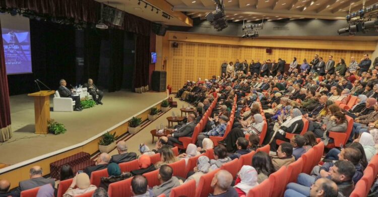 مكتبة الإسكندرية تكرم الدكتور مصطفى الفقي لإهدائه مجموعة كتبه الخاصة