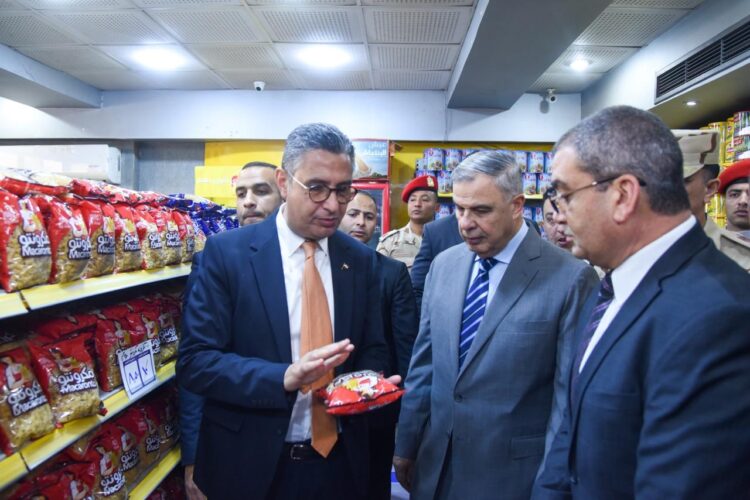 وزير التموين والتجارة الداخلية و محافظ الإسكندرية يفتتحان عددًا من المشروعات التموينية