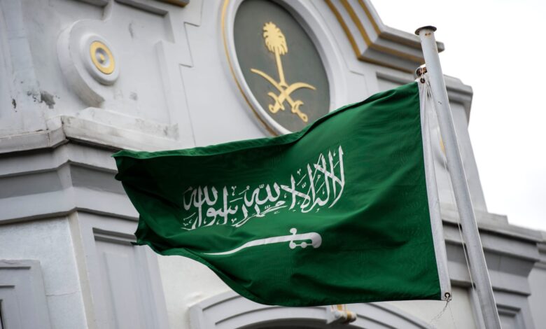 السعودية تدين إيراني لهجومها على سفارة أمريكا بالرياض