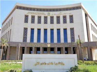 التعليم تحسم خلال ساعات مصير تعطيل الدراسة غداً بسبب الطقس