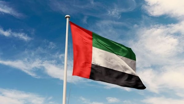 الإمارات تغلق سفارتها في طهران وتسحب سفيرها احتجاجا على الهجمات الإيرانية